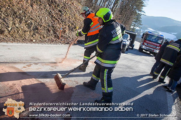 20170101 Verkehrsunfall auf der B210 im Helenental  Foto: © Stefan Schneider