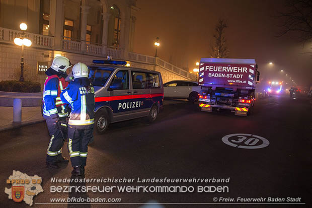 20170101 Fahrzeugbergung beim Casino Baden Haupteingang  Foto: Stefan Schneider FF Baden-Stadt
