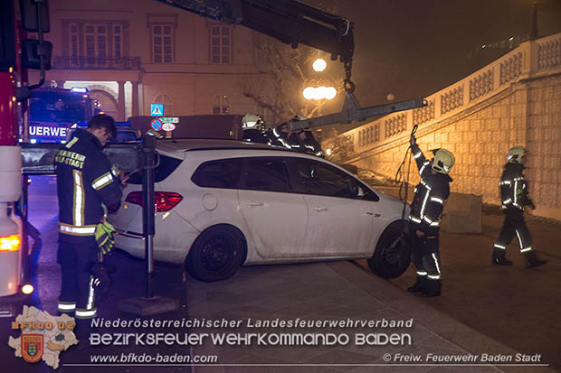 20170101 Fahrzeugbergung beim Casino Baden Haupteingang  Foto: Stefan Schneider FF Baden-Stadt