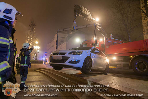 20170101 Fahrzeugbergung beim Casino Baden Haupteingang  Foto: Stefan Schneider FF Baden-Stadt