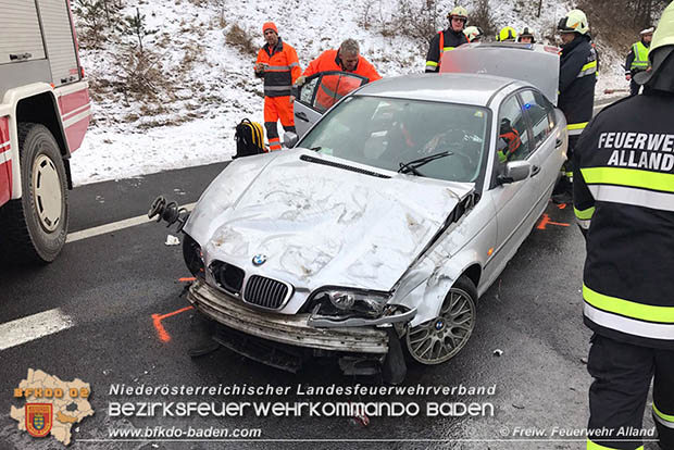 20170105 Verkehrsunfall A21 zwischen Mayerling und Heiligenkreuz RFb Wien Foto: © Freiwillige Feuerwehr Alland 20170105 Verkehrsunfall A21 zwischen Mayerling und Heiligenkreuz RFb Wien Foto: © Freiwillige Feuerwehr Alland