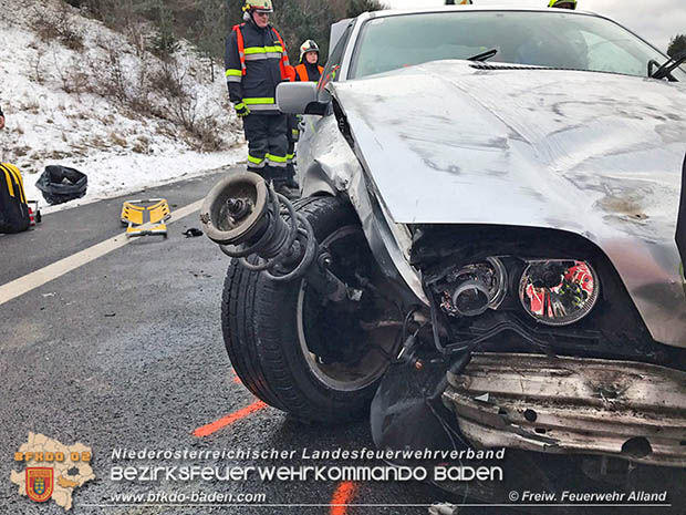 20170105 Verkehrsunfall A21 zwischen Mayerling und Heiligenkreuz RFb Wien  Foto: ©  Freiwillige Feuerwehr Alland