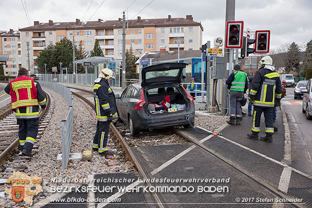 20170105 Verkehrsunfall in Pfaffstaetten Haltestelle WLB   Foto: © Stefan Schneider