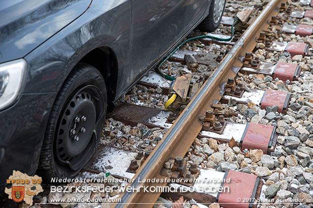 20170105 Verkehrsunfall in Pfaffstaetten Haltestelle WLB   Foto: © Stefan Schneider