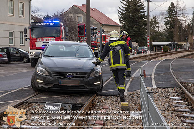 20170105 Verkehrsunfall in Pfaffstaetten Haltestelle WLB   Foto: © Stefan Schneider