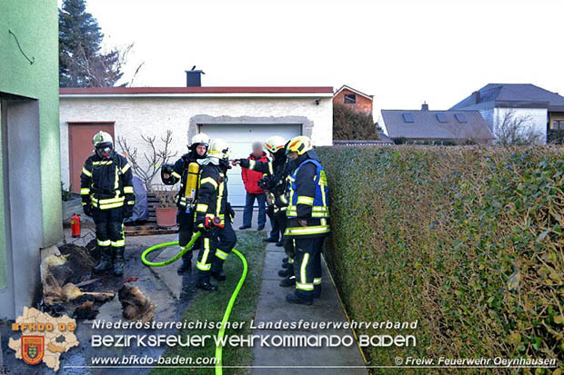 20170106 Brand bei einem Wohnhaus in Oyenhausen Foto: © Freiwillige Feuerwehr Oeynhausen 20170106 Brand bei einem Wohnhaus in Oyenhausen Foto: © Freiwillige Feuerwehr Oeynhausen
