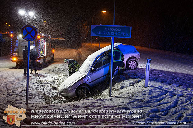 20170108 Verkehrsunfall Pfaffstättnerstr. in Baden Foto: © FF Baden-Stadt/Roman Van de Castell 20170108 Verkehrsunfall Pfaffstättnerstr. in Baden Foto: © FF Baden-Stadt/Roman Van de Castell