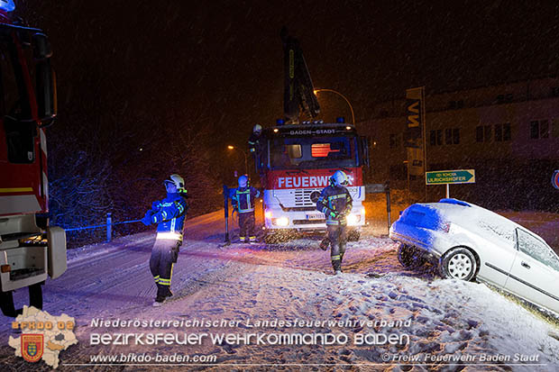 20170108 Verkehrsunfall Pfaffstättnerstr. in Baden Foto: © FF Baden-Stadt/Roman Van de Castell 20170108 Verkehrsunfall Pfaffstättnerstr. in Baden Foto: © FF Baden-Stadt/Roman Van de Castell