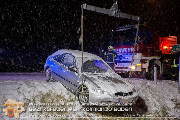 20170108 Verkehrsunfall Pfaffstättnerstr. in Baden Foto: © FF Baden-Stadt/Roman Van de Castell 20170108 Verkehrsunfall Pfaffstättnerstr. in Baden Foto: © FF Baden-Stadt/Roman Van de Castell