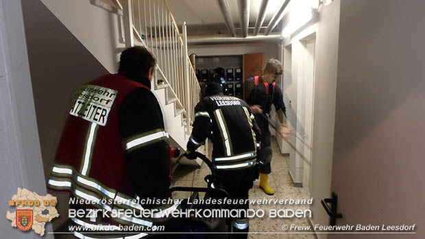 20170109 Wasserrohrbruch in Wohnhausanlage in Baden Ortsteil Leesdorf  Foto: © Freiwillige Feuerwehr Baden-Leesdorf
