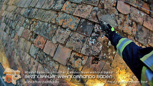 20170113 Strumschaden bei Gasthaus in Baden  Foto: © Freiwillige Feuerwehr Baden-Stadt  www.ffbs.at