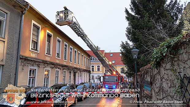 20170113 Strumschaden bei Gasthaus in Baden Foto: © Freiwillige Feuerwehr Baden-Stadt www.ffbs.at 20170113 Strumschaden bei Gasthaus in Baden Foto: © Freiwillige Feuerwehr Baden-Stadt www.ffbs.at