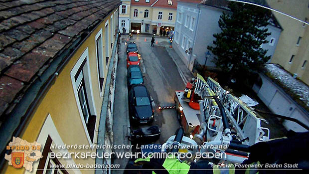 20170113 Strumschaden bei Gasthaus in Baden  Foto: © Freiwillige Feuerwehr Baden-Stadt  www.ffbs.at
