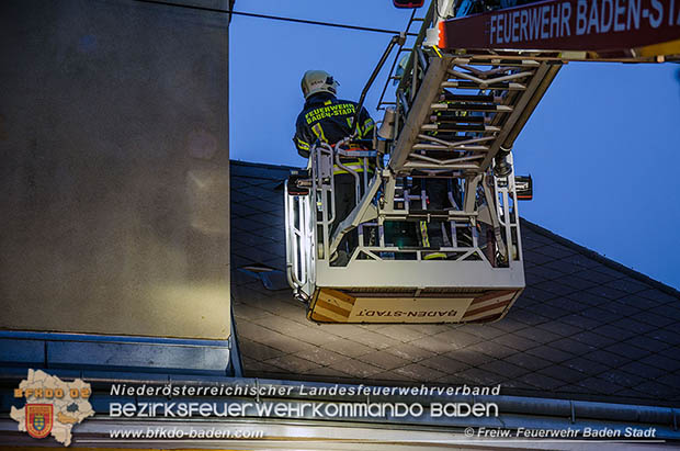 20170113 Strumschaden bei Gasthaus in Baden Foto: © Freiwillige Feuerwehr Baden-Stadt www.ffbs.at 20170113 Strumschaden bei Gasthaus in Baden Foto: © Freiwillige Feuerwehr Baden-Stadt www.ffbs.at