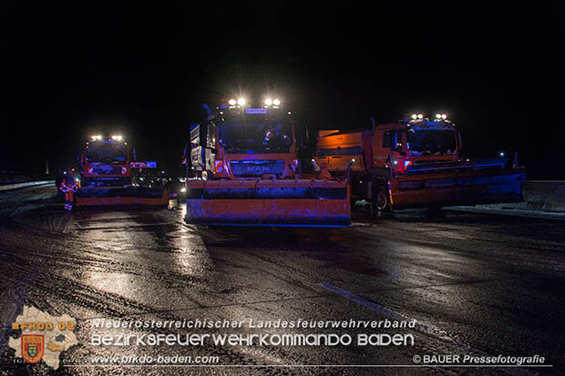 20170115 Massenunfall auf der A2 RFb Süden bei Baden Foto: © Manfred BAUER Pressefotografie 20170115 Massenunfall auf der A2 RFb Süden bei Baden Foto: © Manfred BAUER Pressefotografie