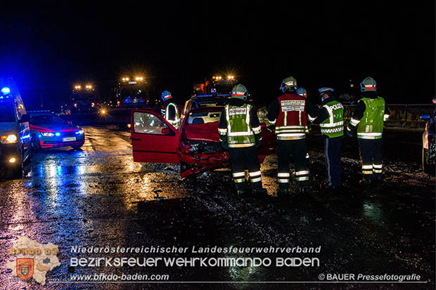 20170115 Massenunfall auf der A2 RFb Süden bei Baden Foto: © Manfred BAUER Pressefotografie 20170115 Massenunfall auf der A2 RFb Süden bei Baden Foto: © Manfred BAUER Pressefotografie