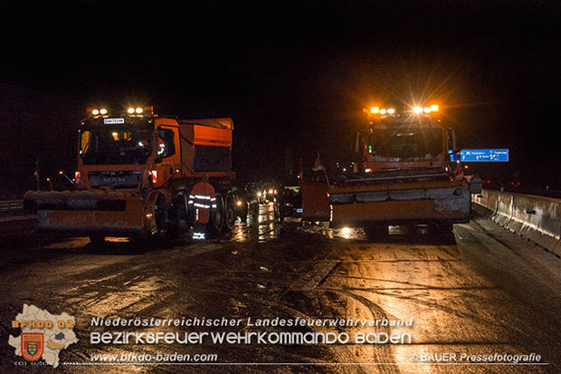 20170115 Massenunfall auf der A2 RFb Süden bei Baden Foto: © Manfred BAUER Pressefotografie 20170115 Massenunfall auf der A2 RFb Süden bei Baden Foto: © Manfred BAUER Pressefotografie