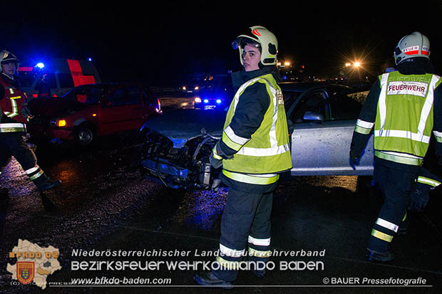 20170115 Massenunfall auf der A2 RFb Süden bei Baden Foto: © Manfred BAUER Pressefotografie 20170115 Massenunfall auf der A2 RFb Süden bei Baden Foto: © Manfred BAUER Pressefotografie