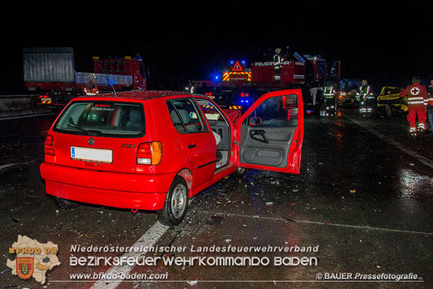 20170115 Massenunfall auf der A2 RFb Süden bei Baden Foto: © Manfred BAUER Pressefotografie 20170115 Massenunfall auf der A2 RFb Süden bei Baden Foto: © Manfred BAUER Pressefotografie