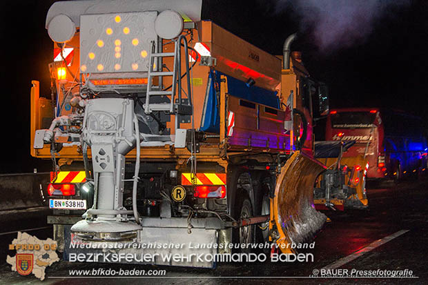 20170115 Massenunfall auf der A2 RFb Süden bei Baden Foto: © Manfred BAUER Pressefotografie 20170115 Massenunfall auf der A2 RFb Süden bei Baden Foto: © Manfred BAUER Pressefotografie
