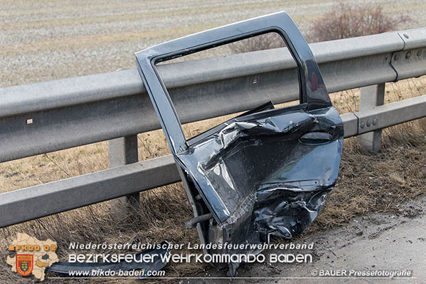 20170115 Schwerer Verkehrsunfall mit eingeklemmter Person A2 Süd-Autobahn bei Guntramsdorf Foto: © Manfred BAUER Pressefotografie 20170115 Schwerer Verkehrsunfall mit eingeklemmter Person A2 Süd-Autobahn bei Guntramsdorf Foto: © Manfred BAUER Pressefotografie