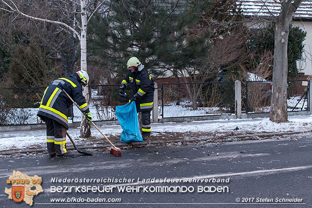 20170118 Verkehrsunfall aufder LB212 im Ortsgebiet von Sooss Foto: Stefan Schneider 20170118 Verkehrsunfall aufder LB212 im Ortsgebiet von Sooss Foto: Stefan Schneider