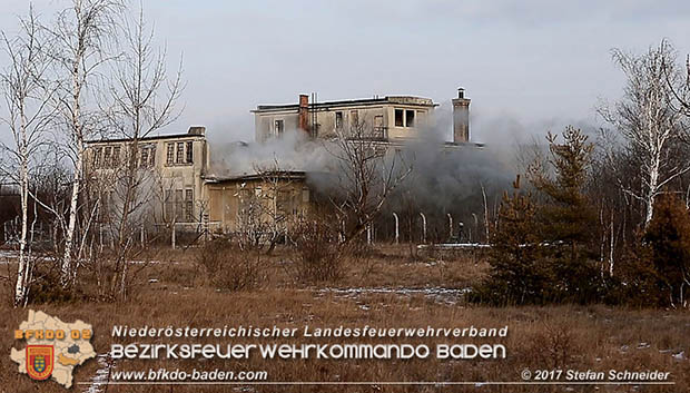 20170118 Sprengungen an einem alten Gebäude in Blumau zwecks Forschungsprojekt des AIT-AUSTRIAN INSTITUTE OF TECHNOLOGY Foto: © Stefan Schneider BFK Baden 20170118 Sprengungen an einem alten Gebäude in Blumau zwecks Forschungsprojekt des AIT-AUSTRIAN INSTITUTE OF TECHNOLOGY Foto: © Stefan Schneider BFK Baden