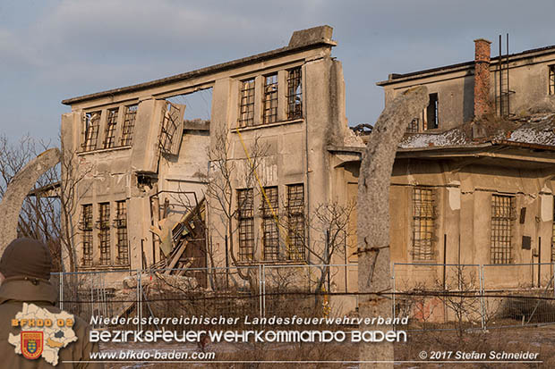 20170118 Sprengungen an einem alten Gebäude in Blumau zwecks Forschungsprojekt des AIT-AUSTRIAN INSTITUTE OF TECHNOLOGY Foto: © Stefan Schneider BFK Baden 20170118 Sprengungen an einem alten Gebäude in Blumau zwecks Forschungsprojekt des AIT-AUSTRIAN INSTITUTE OF TECHNOLOGY Foto: © Stefan Schneider BFK Baden