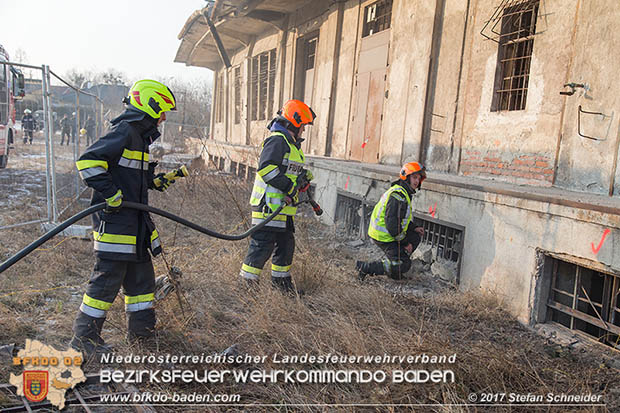 20170118 Sprengungen an einem alten Gebäude in Blumau zwecks Forschungsprojekt des AIT-AUSTRIAN INSTITUTE OF TECHNOLOGY Foto: © Stefan Schneider BFK Baden 20170118 Sprengungen an einem alten Gebäude in Blumau zwecks Forschungsprojekt des AIT-AUSTRIAN INSTITUTE OF TECHNOLOGY Foto: © Stefan Schneider BFK Baden
