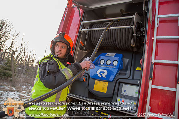 20170118 Sprengungen an einem alten Gebäude in Blumau zwecks Forschungsprojekt des AIT-AUSTRIAN INSTITUTE OF TECHNOLOGY Foto: © Stefan Schneider BFK Baden 20170118 Sprengungen an einem alten Gebäude in Blumau zwecks Forschungsprojekt des AIT-AUSTRIAN INSTITUTE OF TECHNOLOGY Foto: © Stefan Schneider BFK Baden