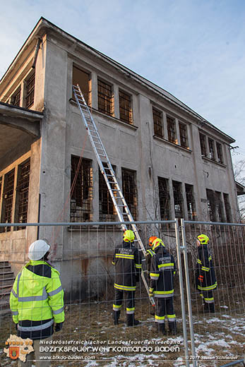 20170118 Sprengungen an einem alten Gebäude in Blumau zwecks Forschungsprojekt des AIT-AUSTRIAN INSTITUTE OF TECHNOLOGY Foto: © Stefan Schneider BFK Baden 20170118 Sprengungen an einem alten Gebäude in Blumau zwecks Forschungsprojekt des AIT-AUSTRIAN INSTITUTE OF TECHNOLOGY Foto: © Stefan Schneider BFK Baden