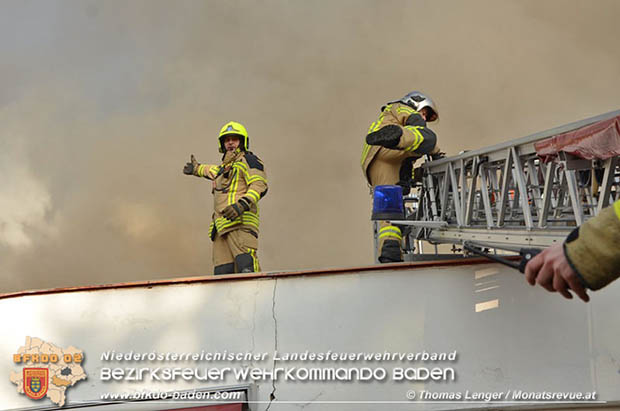20170122 Großbrand bei Logistik Unternehmen in Wimpassing a.d.Leitha Bgld. Foto: © Thomas Lenger Monatsrevue.at 20170122 Großbrand bei Logistik Unternehmen in Wimpassing a.d.Leitha Bgld. Foto: © Thomas Lenger Monatsrevue.at