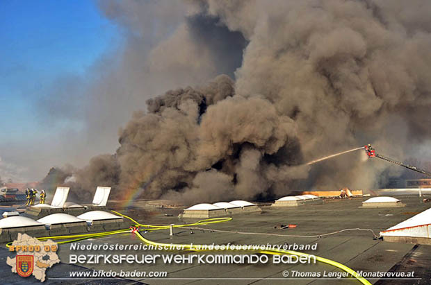 20170122 Großbrand bei Logistik Unternehmen in Wimpassing a.d.Leitha Bgld. Foto: © Thomas Lenger Monatsrevue.at 20170122 Großbrand bei Logistik Unternehmen in Wimpassing a.d.Leitha Bgld. Foto: © Thomas Lenger Monatsrevue.at