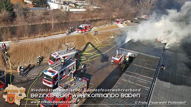 20170122 Großbrand bei Logistik Unternehmen in Wimpassing a.d.Leitha Bgld. Foto: © Freiwillige Feuerwehr Pottendorf 20170122 Großbrand bei Logistik Unternehmen in Wimpassing a.d.Leitha Bgld. Foto: © Freiwillige Feuerwehr Pottendorf