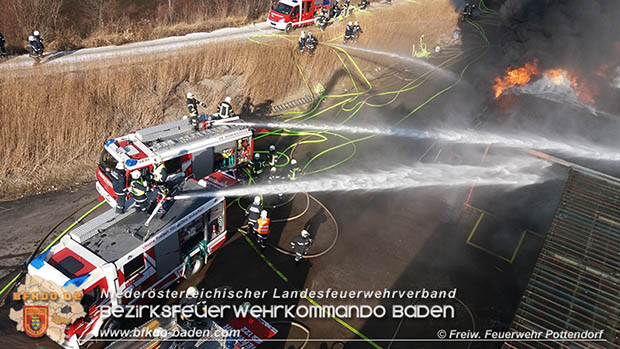 20170122 Großbrand bei Logistik Unternehmen in Wimpassing a.d.Leitha Bgld. Foto: © Freiwillige Feuerwehr Pottendorf 20170122 Großbrand bei Logistik Unternehmen in Wimpassing a.d.Leitha Bgld. Foto: © Freiwillige Feuerwehr Pottendorf
