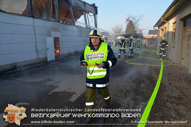 20170122 Großbrand bei Logistik Unternehmen in Wimpassing a.d.Leitha Bgld. Foto: © FF Wampersdorf / Christian Blüml 20170122 Großbrand bei Logistik Unternehmen in Wimpassing a.d.Leitha Bgld. Foto: © FF Wampersdorf / Christian Blüml