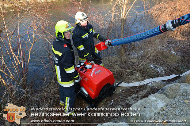 20170122 Großbrand bei Logistik Unternehmen in Wimpassing a.d.Leitha Bgld. Foto: © FF Wampersdorf / Christian Blüml 20170122 Großbrand bei Logistik Unternehmen in Wimpassing a.d.Leitha Bgld. Foto: © FF Wampersdorf / Christian Blüml