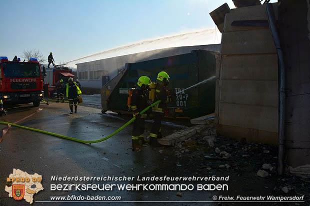 20170122 Großbrand bei Logistik Unternehmen in Wimpassing a.d.Leitha Bgld. Foto: © FF Wampersdorf / Christian Blüml 20170122 Großbrand bei Logistik Unternehmen in Wimpassing a.d.Leitha Bgld. Foto: © FF Wampersdorf / Christian Blüml