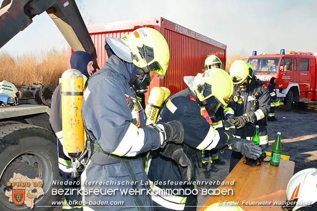 20170122 Großbrand bei Logistik Unternehmen in Wimpassing a.d.Leitha Bgld. Foto: © FF Wampersdorf / Christian Blüml 20170122 Großbrand bei Logistik Unternehmen in Wimpassing a.d.Leitha Bgld. Foto: © FF Wampersdorf / Christian Blüml