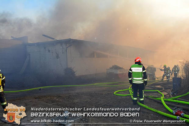20170122 Großbrand bei Logistik Unternehmen in Wimpassing a.d.Leitha Bgld. Foto: © FF Wampersdorf / Christian Blüml 20170122 Großbrand bei Logistik Unternehmen in Wimpassing a.d.Leitha Bgld. Foto: © FF Wampersdorf / Christian Blüml