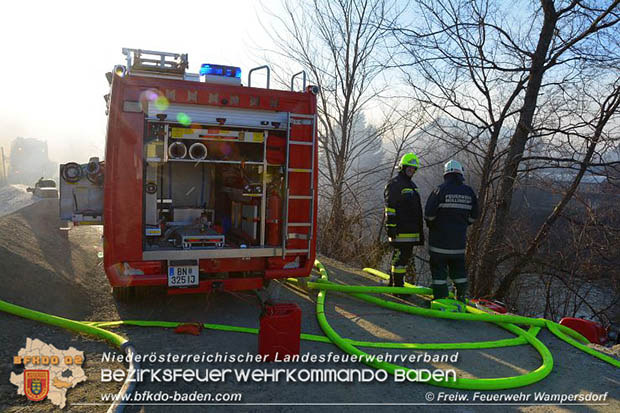 20170122 Großbrand bei Logistik Unternehmen in Wimpassing a.d.Leitha Bgld. Foto: © FF Wampersdorf / Christian Blüml 20170122 Großbrand bei Logistik Unternehmen in Wimpassing a.d.Leitha Bgld. Foto: © FF Wampersdorf / Christian Blüml