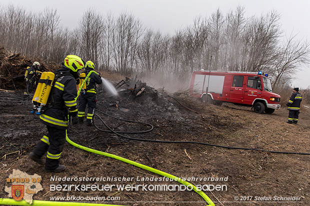 20170128 Brand eines Grünschnitthaufen in Tattendorf  Foto: © Stefan Schneider BFK Presseteam