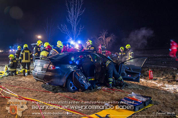 20170129 Folgenschwerer Verkehrsunfall mit zwei Toten auf der Landestrasse 4040 Leobersdorf-Sollenau  Foto: © Daniel Wirth