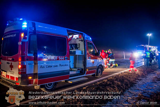 20170129 Folgenschwerer Verkehrsunfall mit zwei Toten auf der Landestrasse 4040 Leobersdorf-Sollenau  Foto: © Daniel Wirth