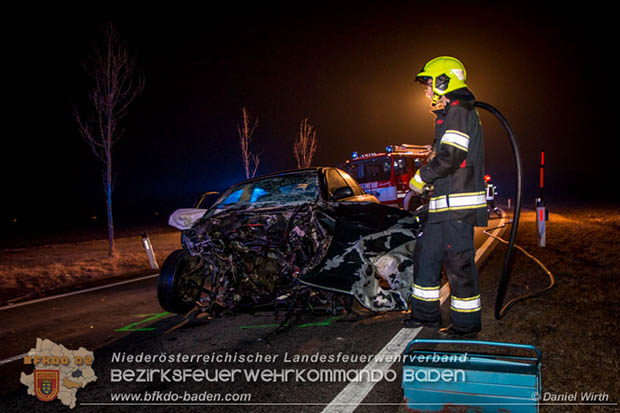 20170129 Folgenschwerer Verkehrsunfall mit zwei Toten auf der Landestrasse 4040 Leobersdorf-Sollenau  Foto: © Daniel Wirth