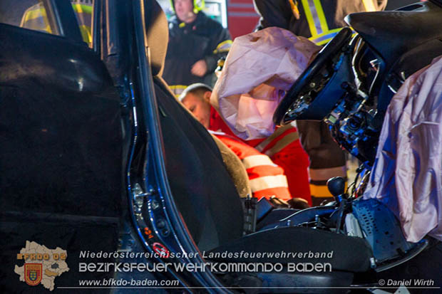 20170129 Folgenschwerer Verkehrsunfall mit zwei Toten auf der Landestrasse 4040 Leobersdorf-Sollenau  Foto: © Daniel Wirth