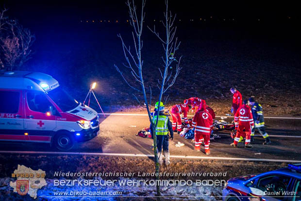 20170129 Folgenschwerer Verkehrsunfall mit zwei Toten auf der Landestrasse 4040 Leobersdorf-Sollenau  Foto: © Daniel Wirth