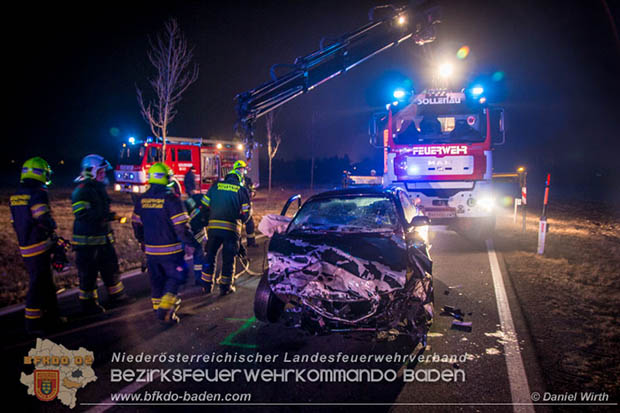 20170129 Folgenschwerer Verkehrsunfall mit zwei Toten auf der Landestrasse 4040 Leobersdorf-Sollenau  Foto: © Daniel Wirth