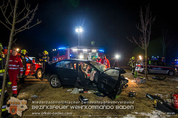 20170129 Folgenschwerer Verkehrsunfall mit zwei Toten auf der Landestrasse 4040 Leobersdorf-Sollenau  Foto: © Daniel Wirth