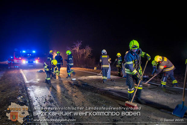20170129 Folgenschwerer Verkehrsunfall mit zwei Toten auf der Landestrasse 4040 Leobersdorf-Sollenau  Foto: © Daniel Wirth